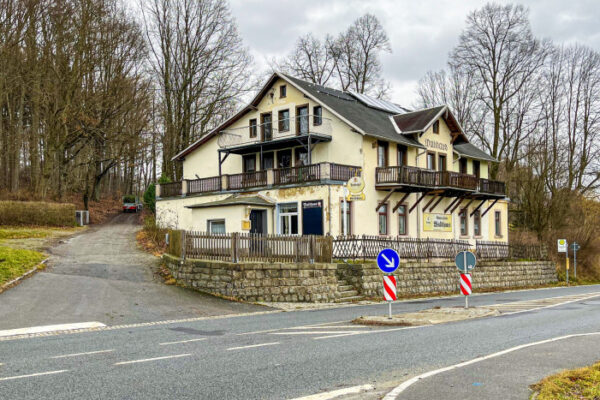 bauunternehmen-bendlHTS-waldhaus-sebnitz-auenansicht1_800x467